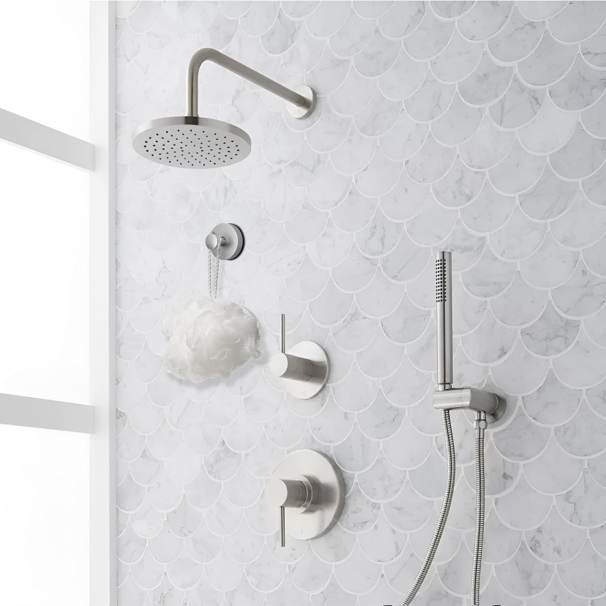ARBELLE INNOVATIONS suction hooks for towels and loofahs on bathroom walls.