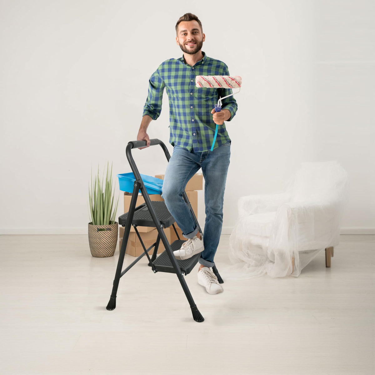 Arbusb Step Ladder suitable for indoor and outdoor tasks