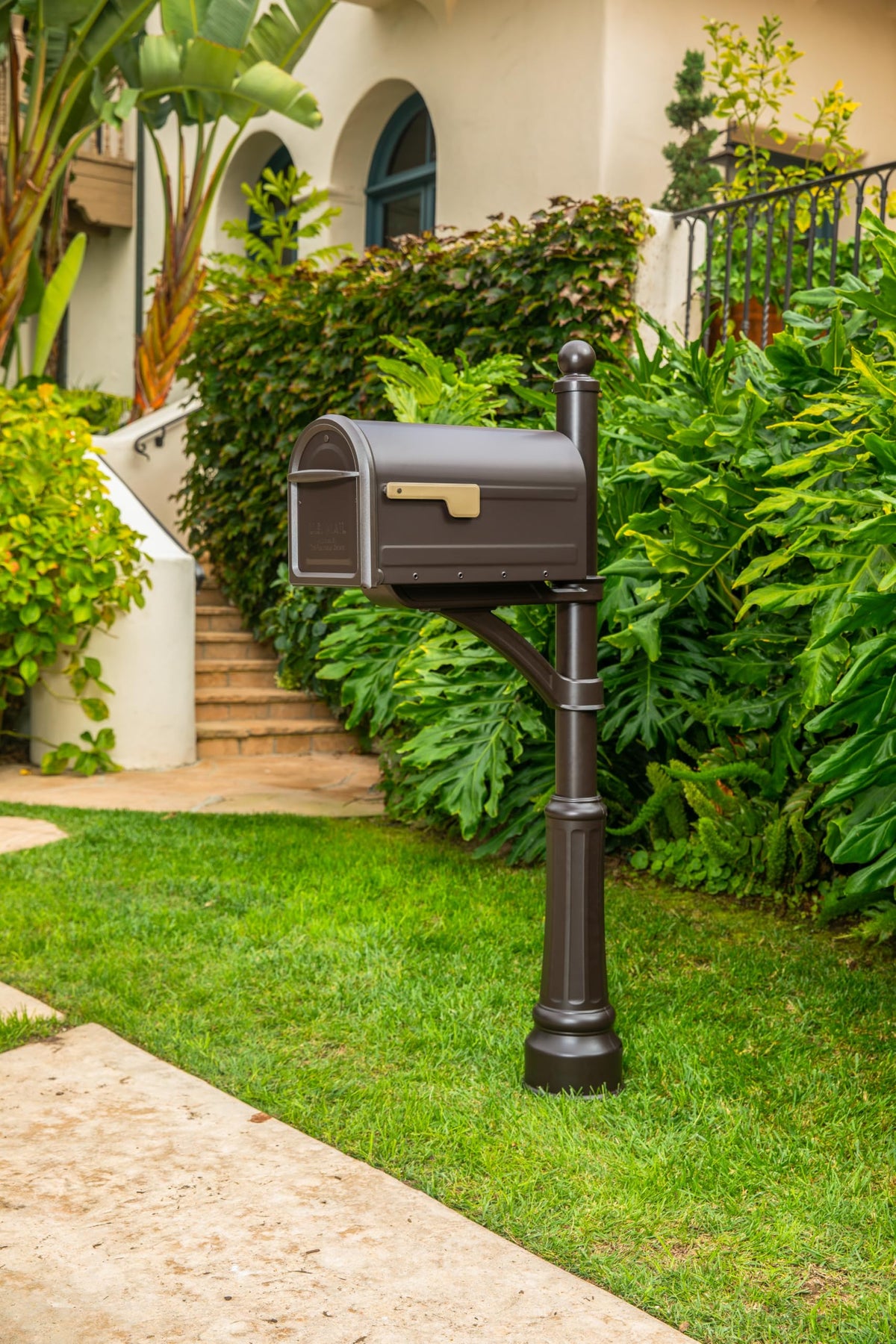 ARCHITECTURAL MAILBOXES Mapleton USPS-approved design supports curbside delivery.