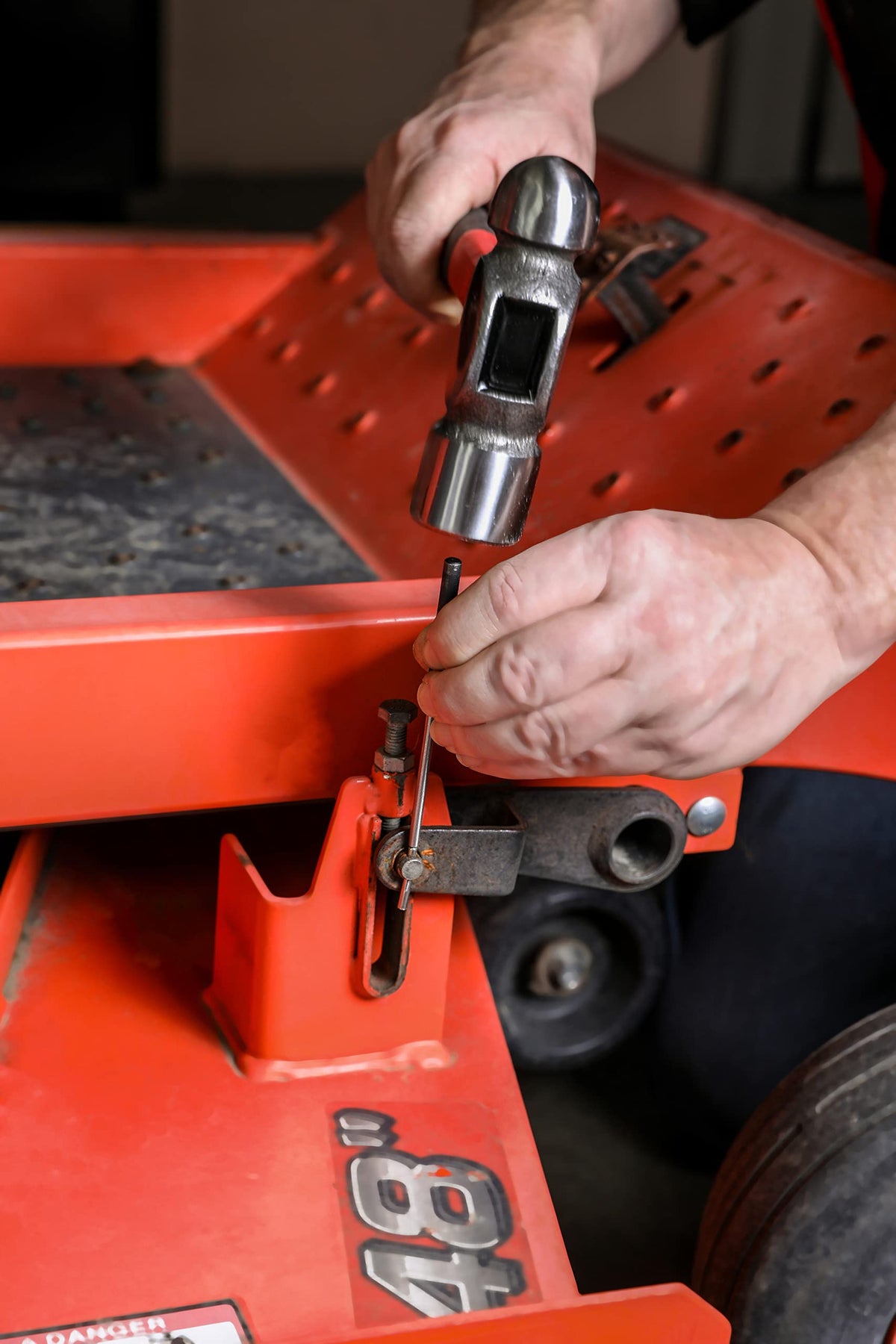 Precision milled punch heads of ARES 10021 ensure proper pin seating