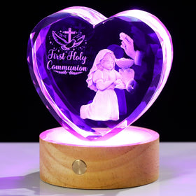 Arikyrist 3D crystal heart with First Holy Communion scene offers a radiant keepsake.