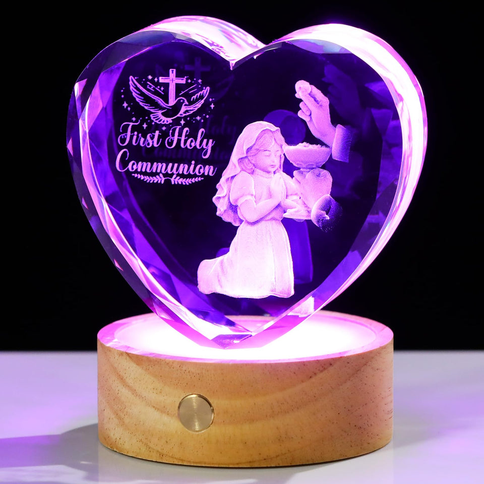 Arikyrist 3D crystal heart with First Holy Communion scene offers a radiant keepsake.