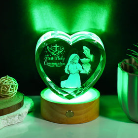 Arikyrist crystal heart display doubles as night light with gentle illumination.