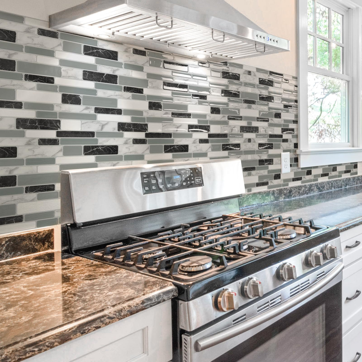 Art3d round-corner application tile demonstrating versatile fit and clean edge in a room.