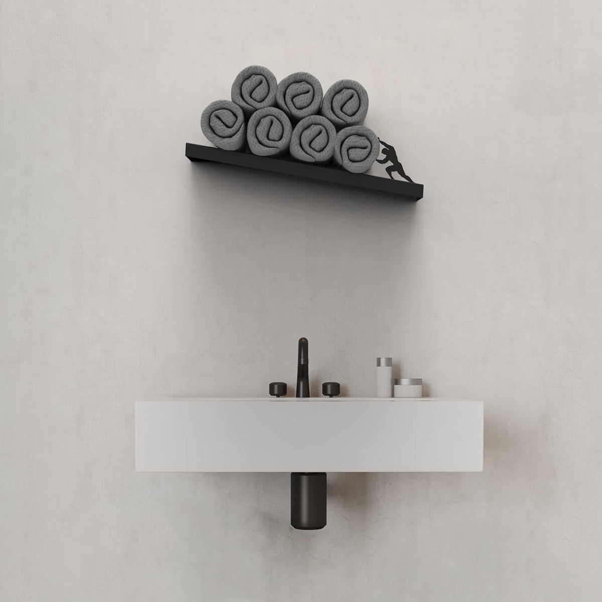 Artori weighted base ensures stability in a busy bathroom