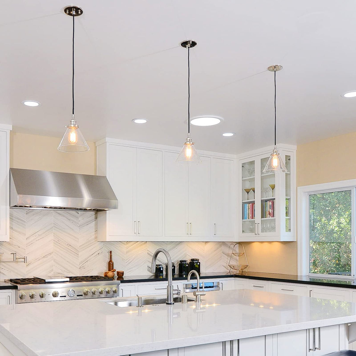 Ascher dimmable bulb compatible with LED dimmers for mood control