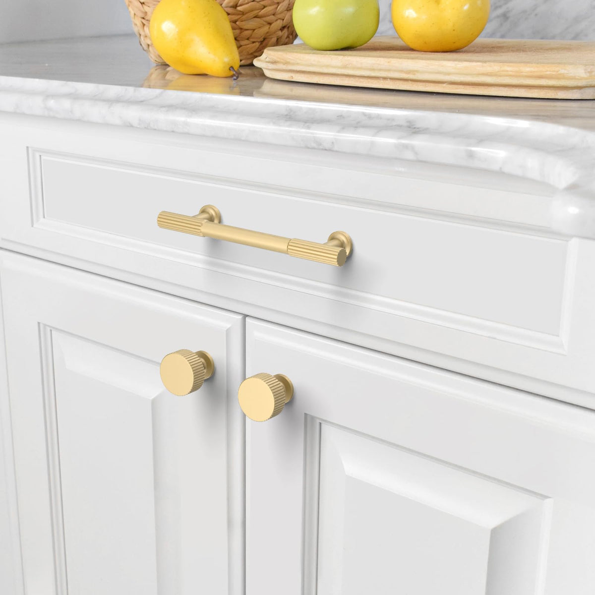 Asidrama zinc alloy brushed gold handle adds sturdy hardware for daily use.