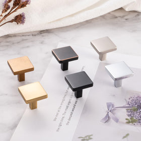ASKANO dresser knob, square brushed gold, detailed shot.