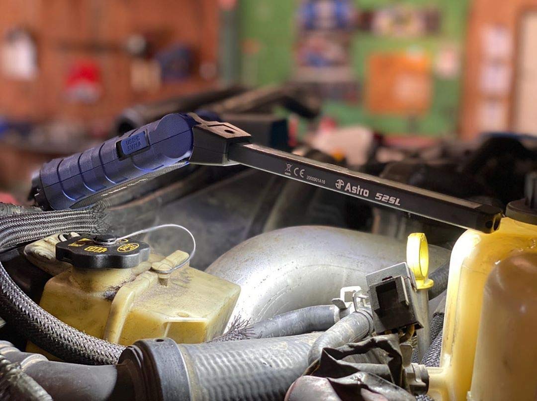 Astro Tool 52SLC dual magnets base keeps light secure during tasks