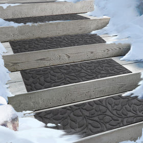 Aucuda pet-friendly stair mat supports elders and pets with traction.