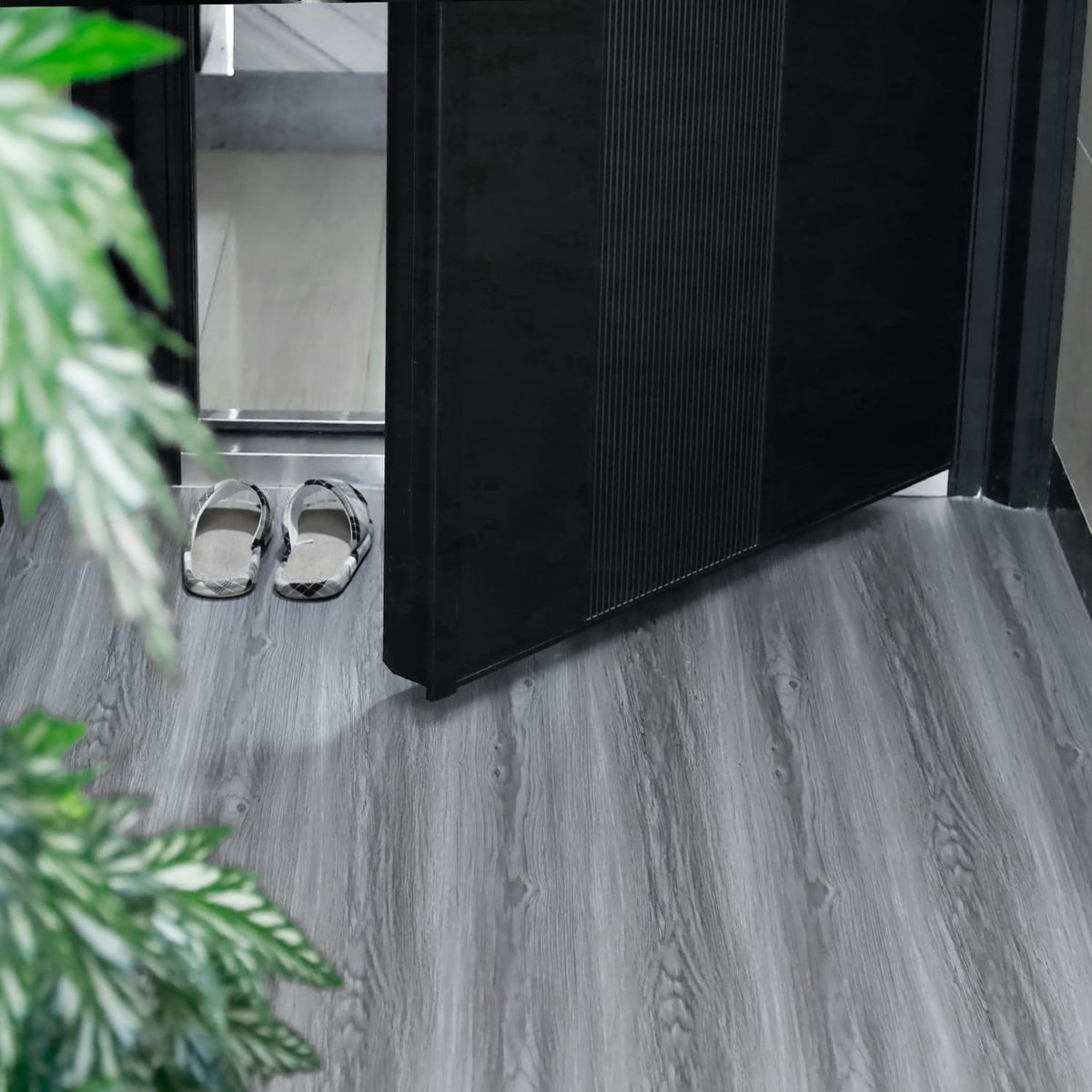 auxua wide 11.8-inch tile close-up showing bold grain