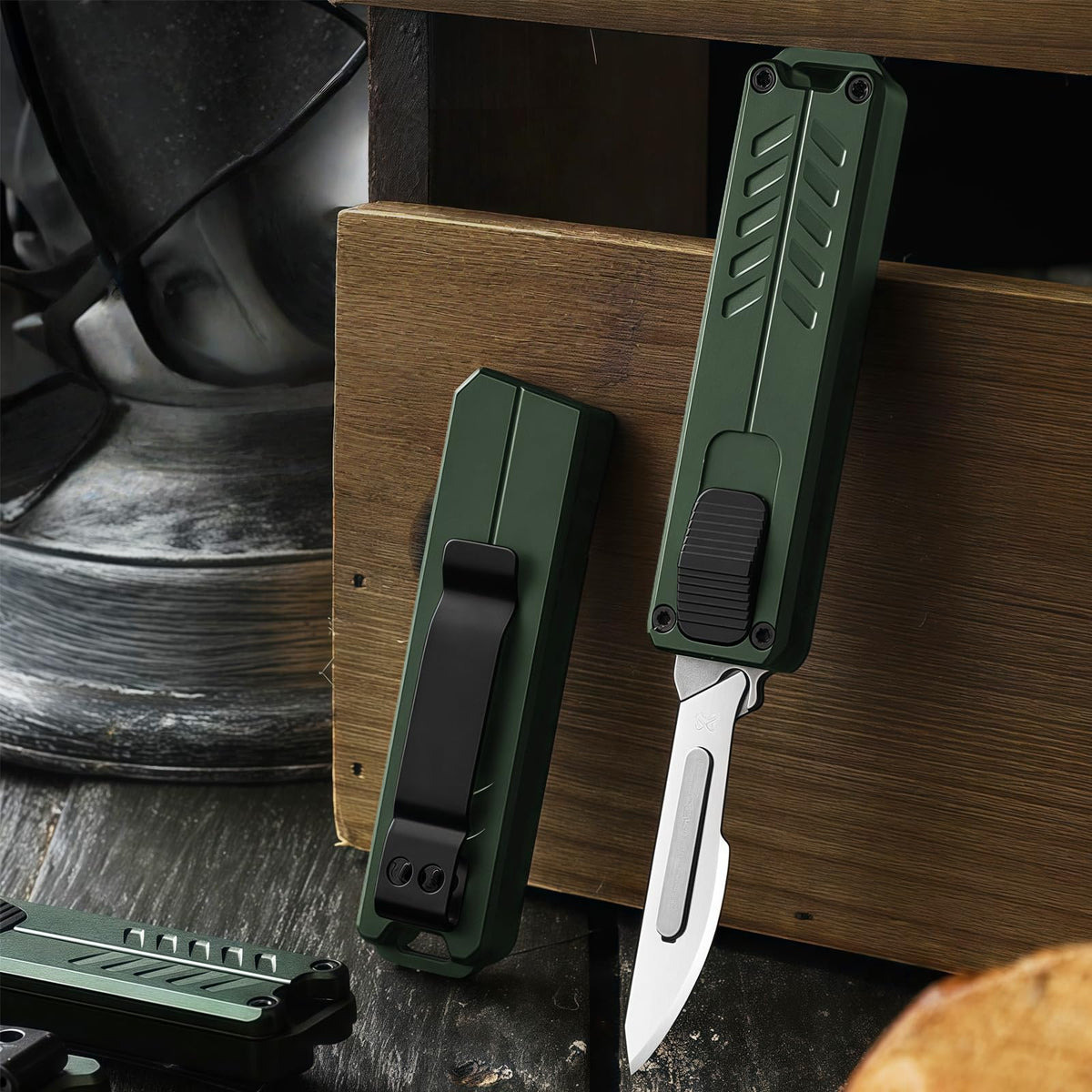 Axsuerto knife deployment in seconds, quick-access feature