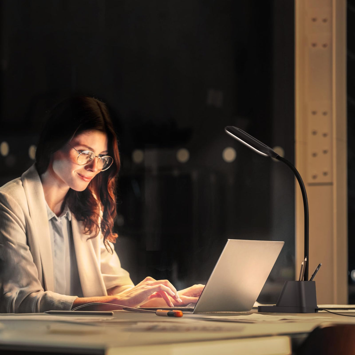 AXX LED desk lamp timer settings help manage study sessions.
