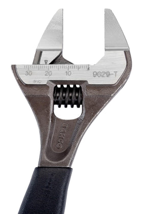 Bahco 9029-T close-up of slim jaws for narrow gaps