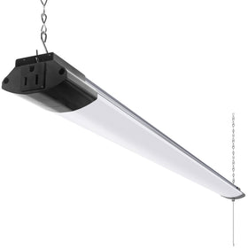 Barrina BS84 LED shop light with 5000K brightness for garages and workshops