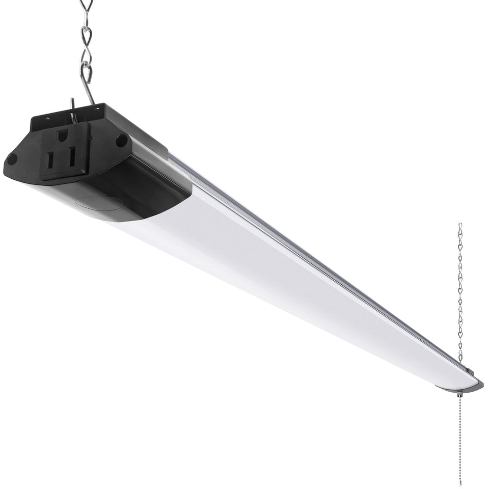 Barrina BS84 LED shop light with 5000K brightness for garages and workshops