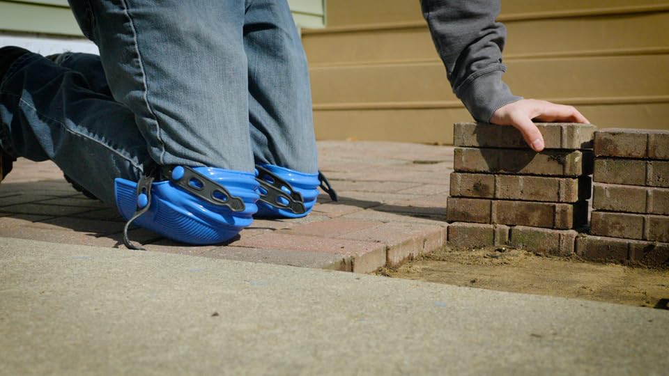 BARWALT KN-5 patterned gripping surface resists debris for roofing tasks.