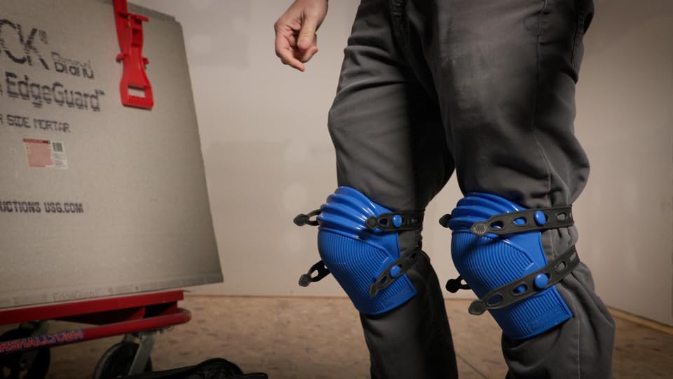 BARWALT KN-All Season adjustable straps for a secure fit.