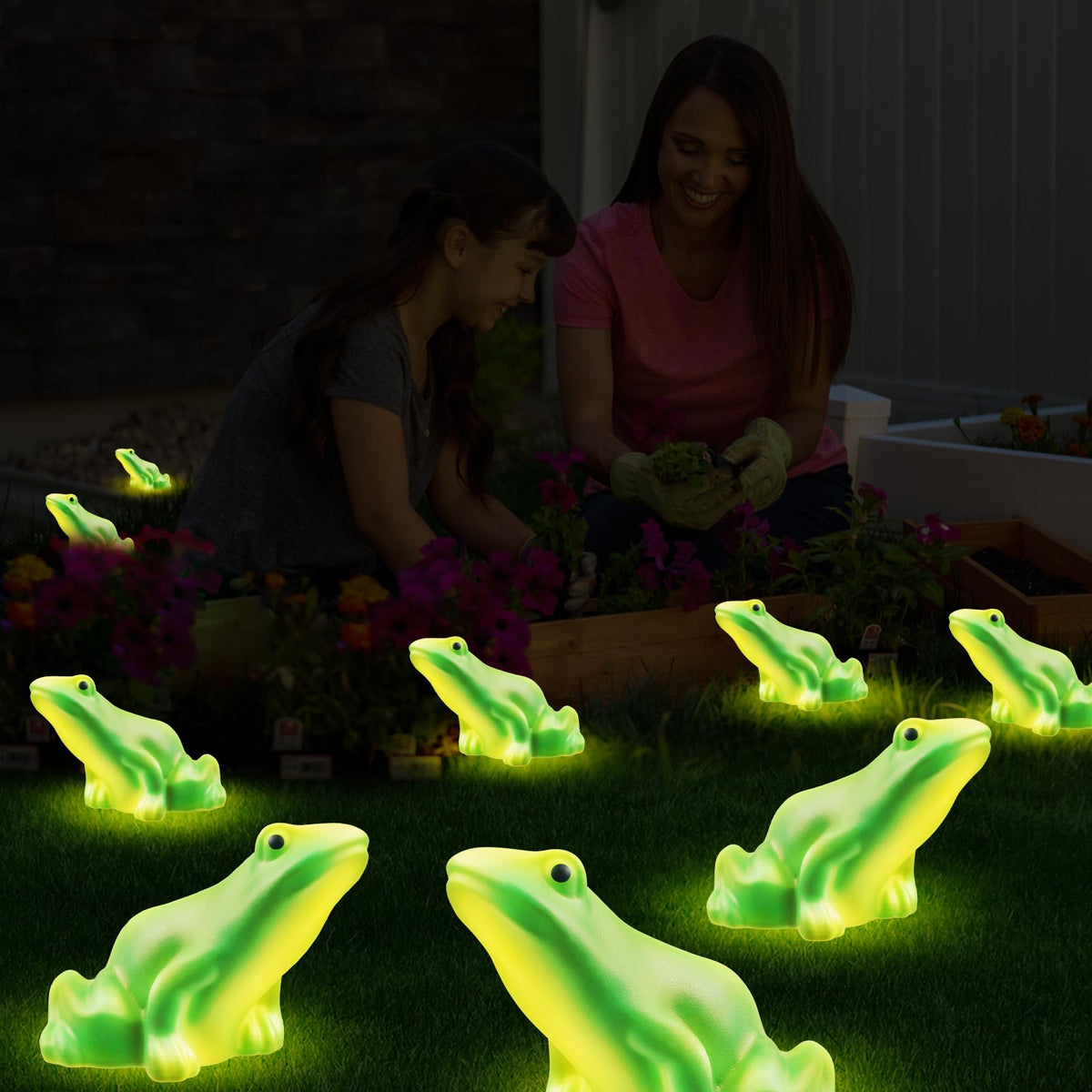 BeHiller solar frog yard ornament serves as a playful focal point on patios.