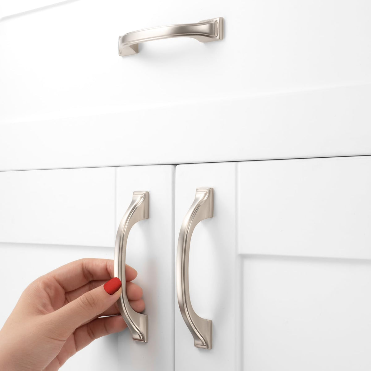 BEROSSA 3-inch hole-centers with screws included for quick, secure installation on drawers.