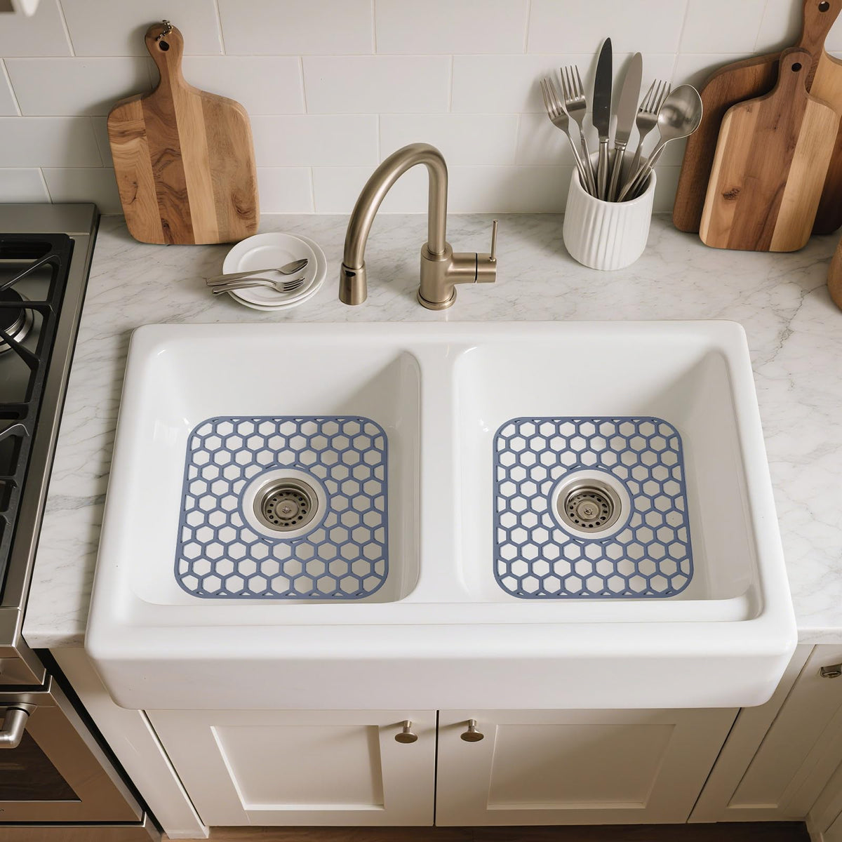 Bestjing silicone sink protector bottom-coverage safeguards against scratches and dents.