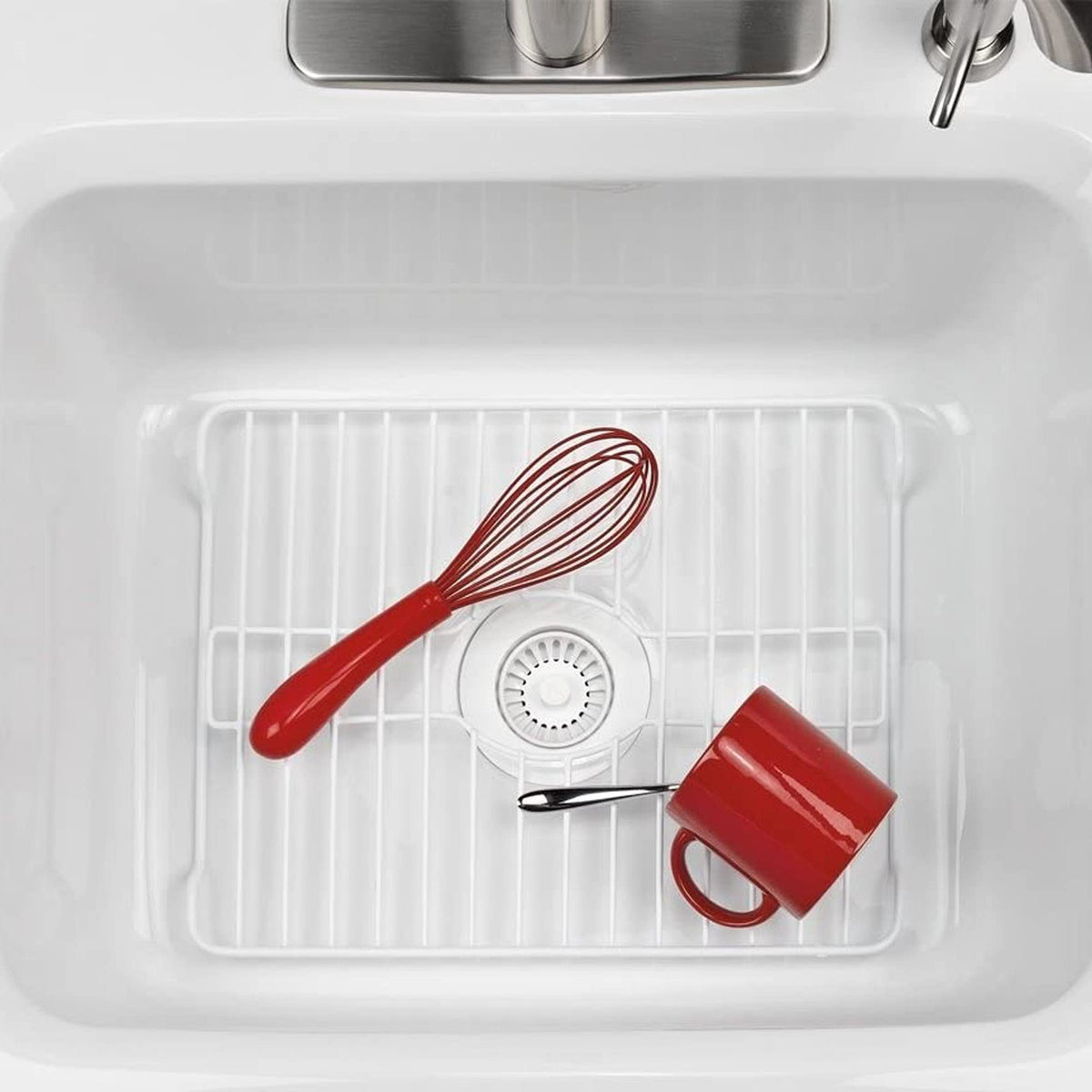 Better Houseware rust-resistant coating grid extends life and resists corrosion.