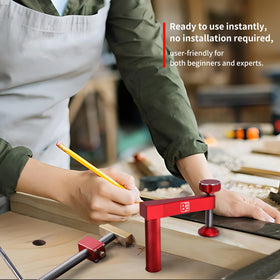 BGASNW silicone pads protect wood surfaces during clamping.