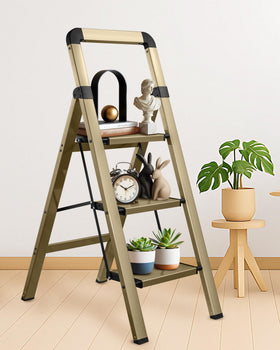 Versatile use: BIBKOKE ladder doubles as a stool for pets.