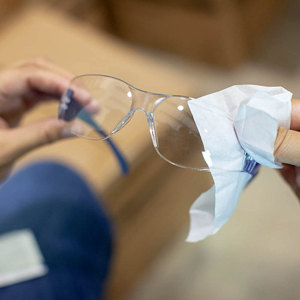 BISON LIFE Polycarbonate lenses offer impact-resistant eye protection.