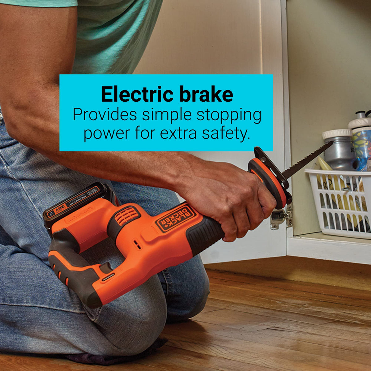 Tool-free blade change lets you switch blades quickly between materials.