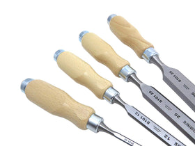 BLUSTEELE Narex bevel edge chisels laid out to show 6, 12, 20, and 26 mm sizes.