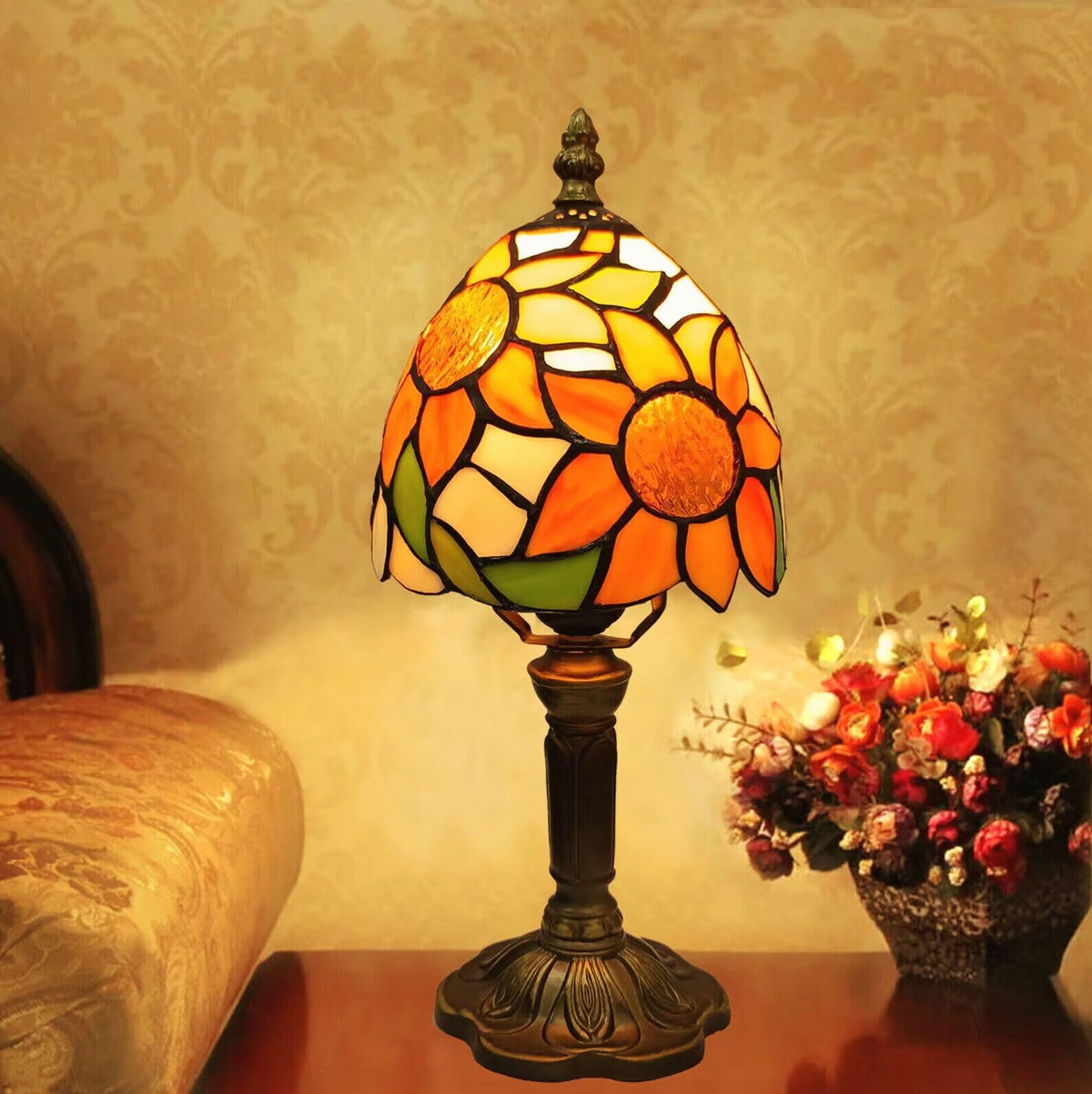 BMXKPO Tiffany-style lamp shade close-up shows vibrant sunflower glass colors.