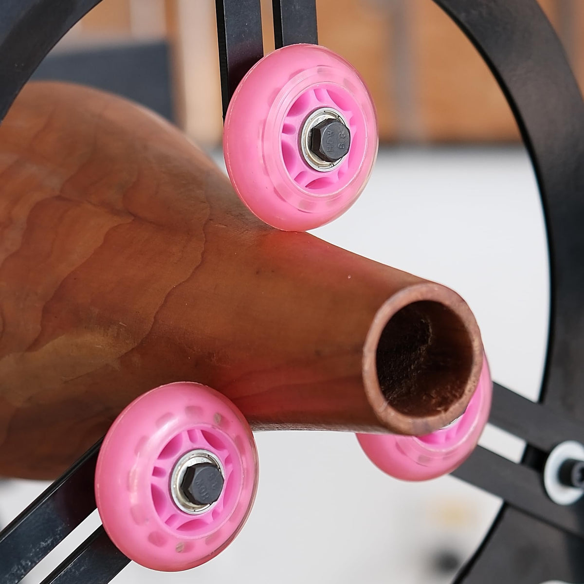 BMWOOD MC-FS7 adjustable arms tailor grip for varied workpieces.