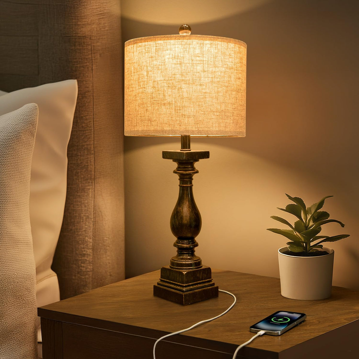BOBOMOMO retro black resin body adds antique charm.