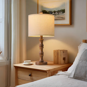 BOBOMOMO wood-grain resin base lamp adds durable farmhouse charm