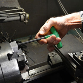 Bondhus flywheel design speeds screw insertion and removal.