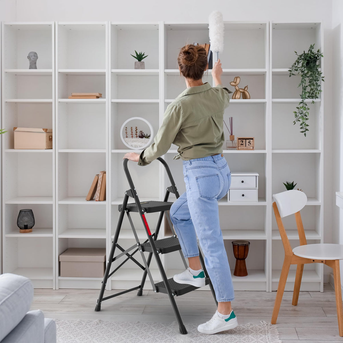 BONTEC ladder rubber feet keep it steady on floors.