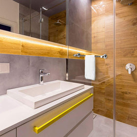 BOPai towel bar showing extra-wide 0.8-inch bar for better airflow