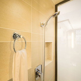 BOPai suction-disc helps adhesion on non-smooth surfaces like textured tiles.