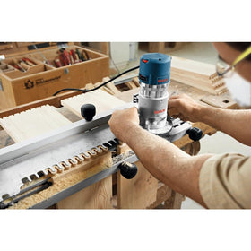 Bosch 1617EVS 2 in sub-base opening supports templates and guides.