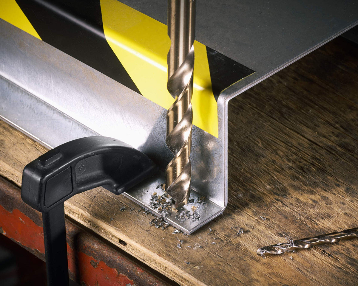 Bosch CO2159B bit drilling titanium and aluminum with resilience