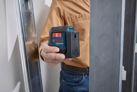 Bosch GLL50-20 compatible with 1/4-inch tripods for stability.
