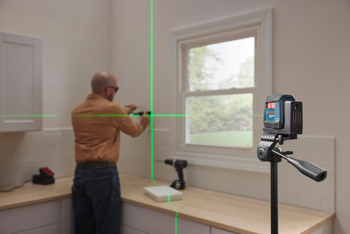 Bosch GLL50-20G compact, lightweight design for comfortable handling.