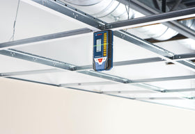 LR8 mounting-bracket included enables quick setup on rods and stands