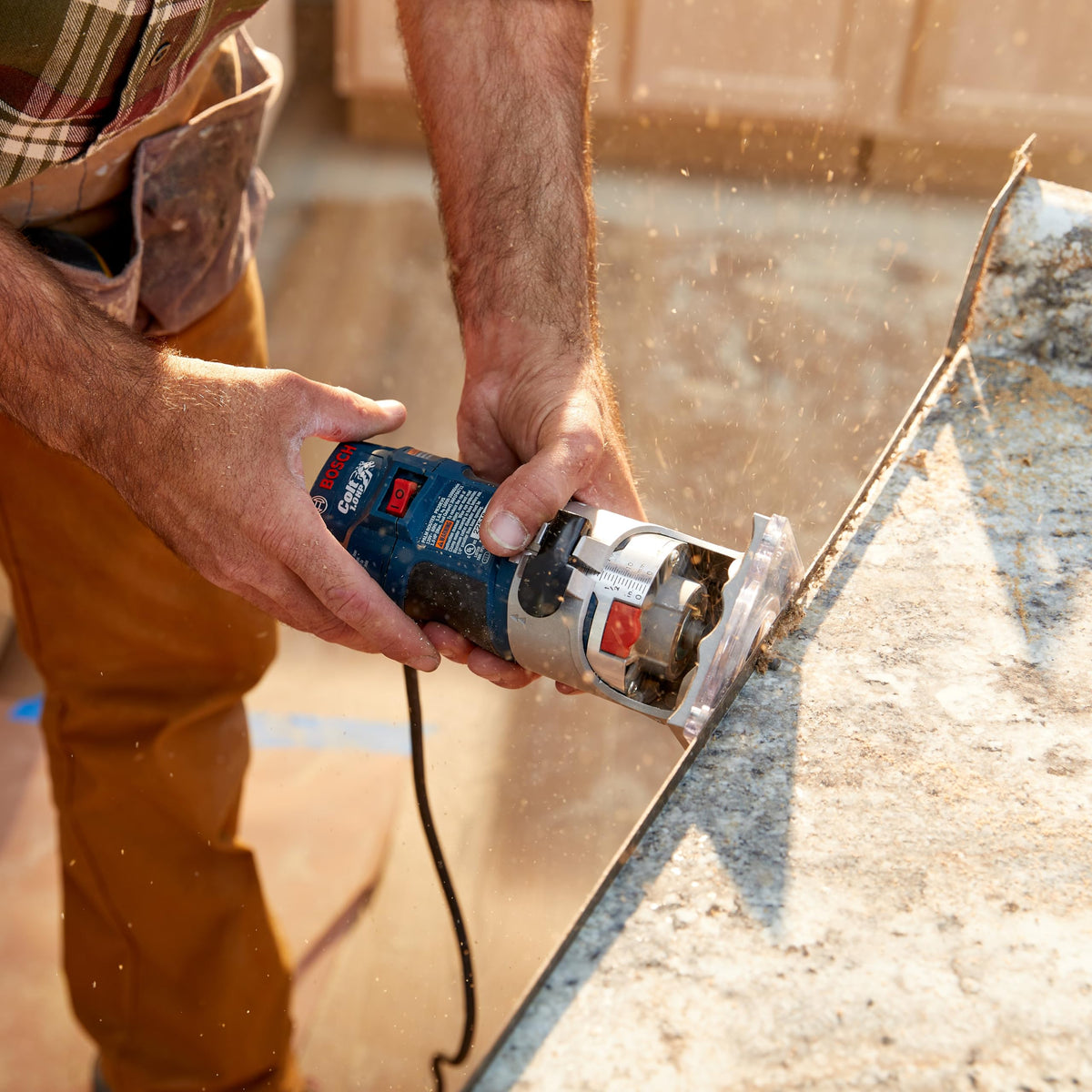 Bosch PR20EVS Colt palm router edge guide for straight cuts