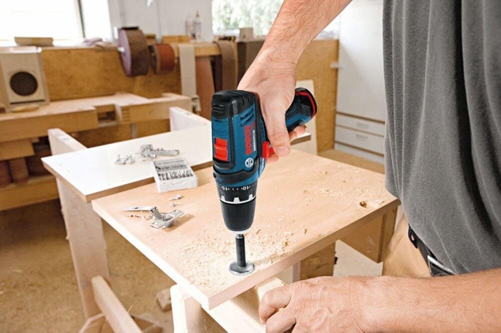 Bosch PS31-2A overhead drilling becomes easier with lightweight balance.