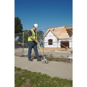 RT312 collapsible handle enables compact storage after use.