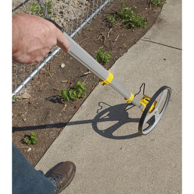 RT312 pistol grip provides comfortable measurement sessions.