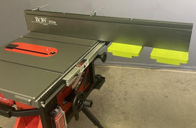 XT1 feed supports match table height for flush feeding.