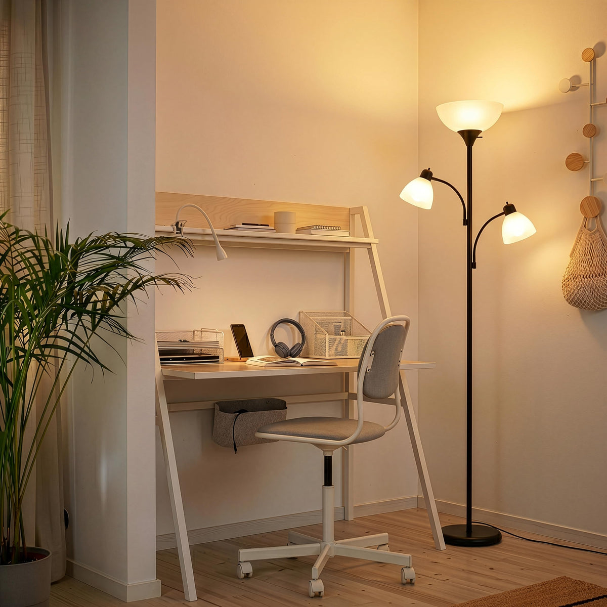 Brightech Sky Dome with two adjustable arms for focused task lighting